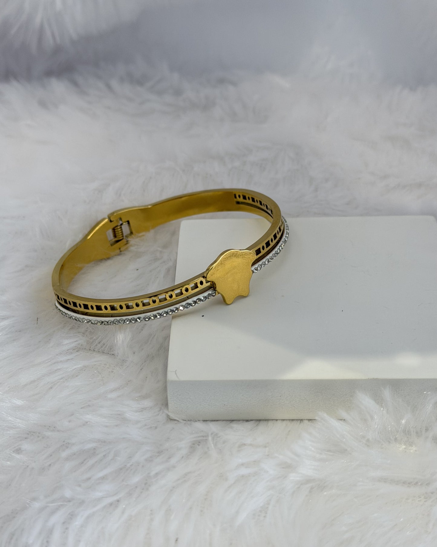 Aria Palm Cuff