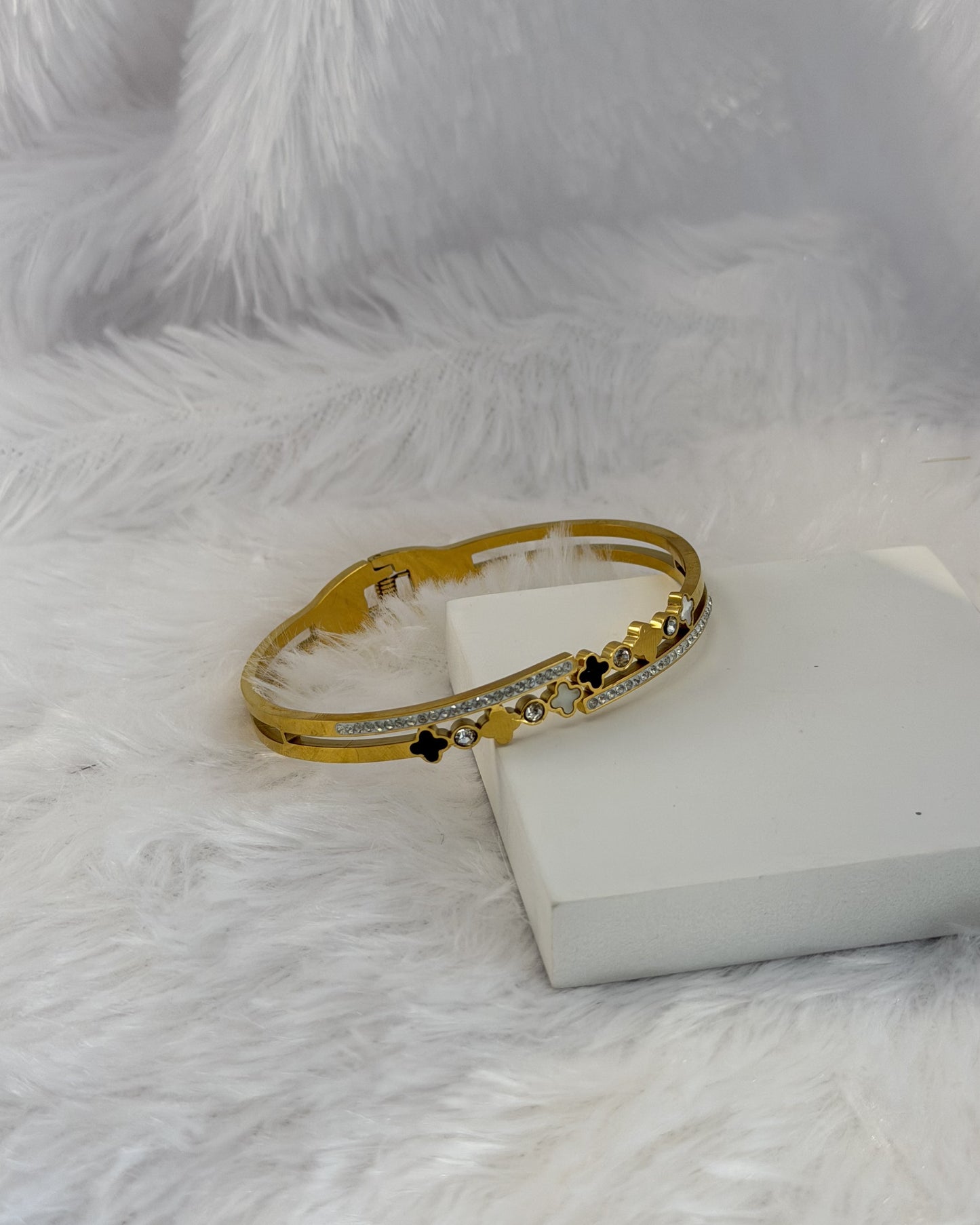 Amora Clover Bracelet