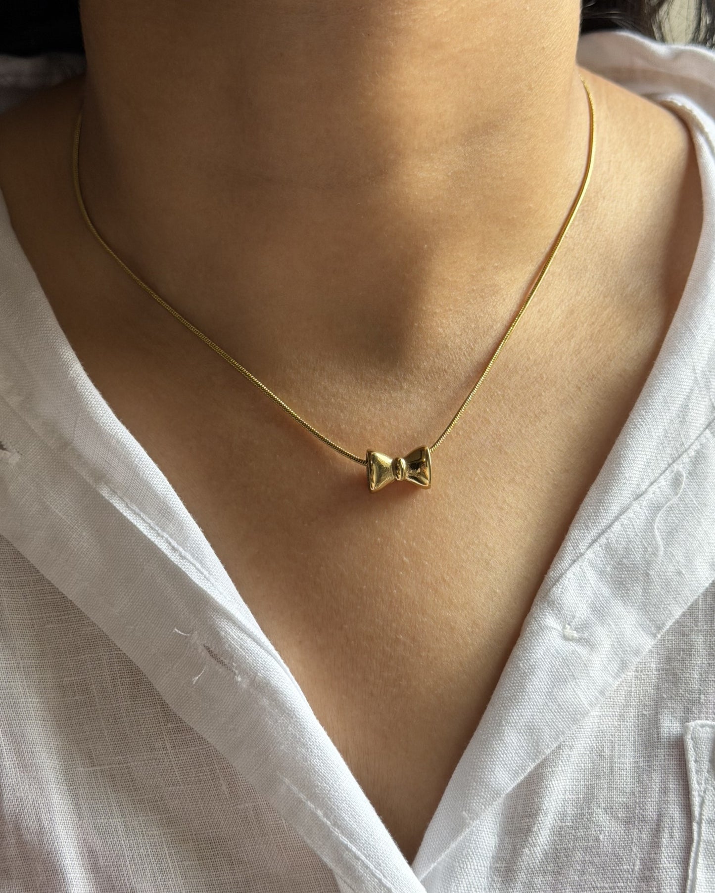 Bow Necklace