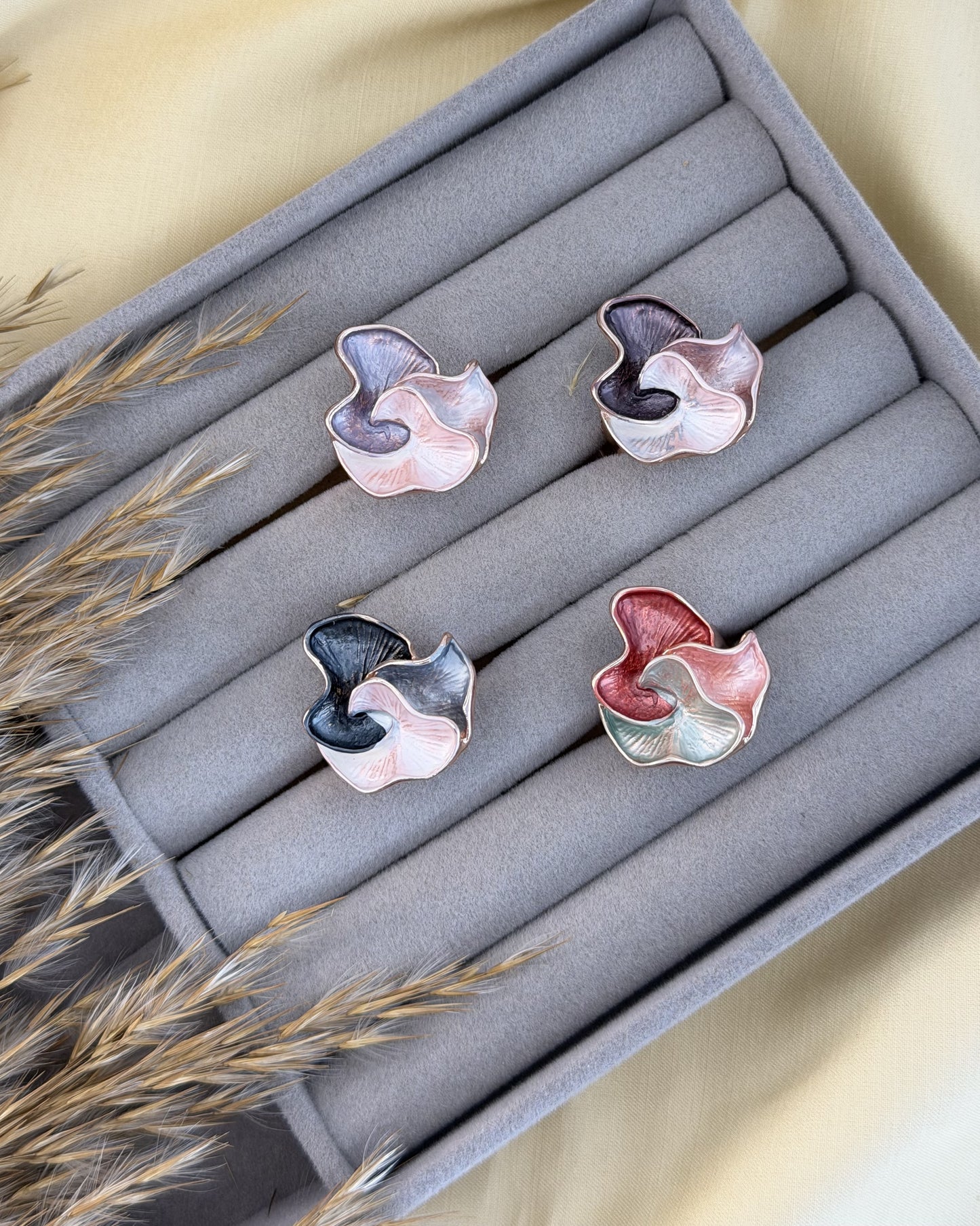 Petal Whisper Ring (Size Adjustable)