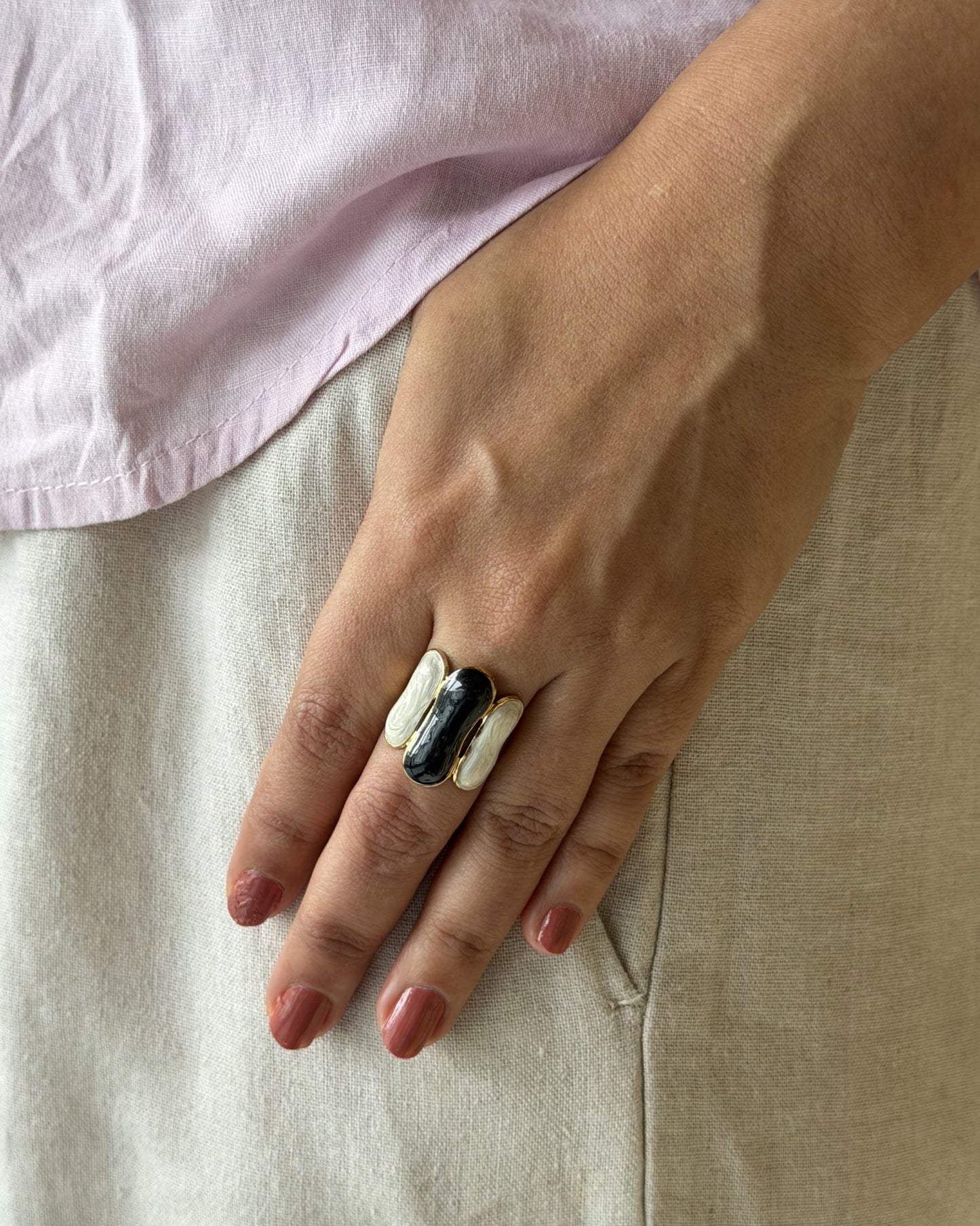 Monochrome Muse Ring (Size Adjustable)