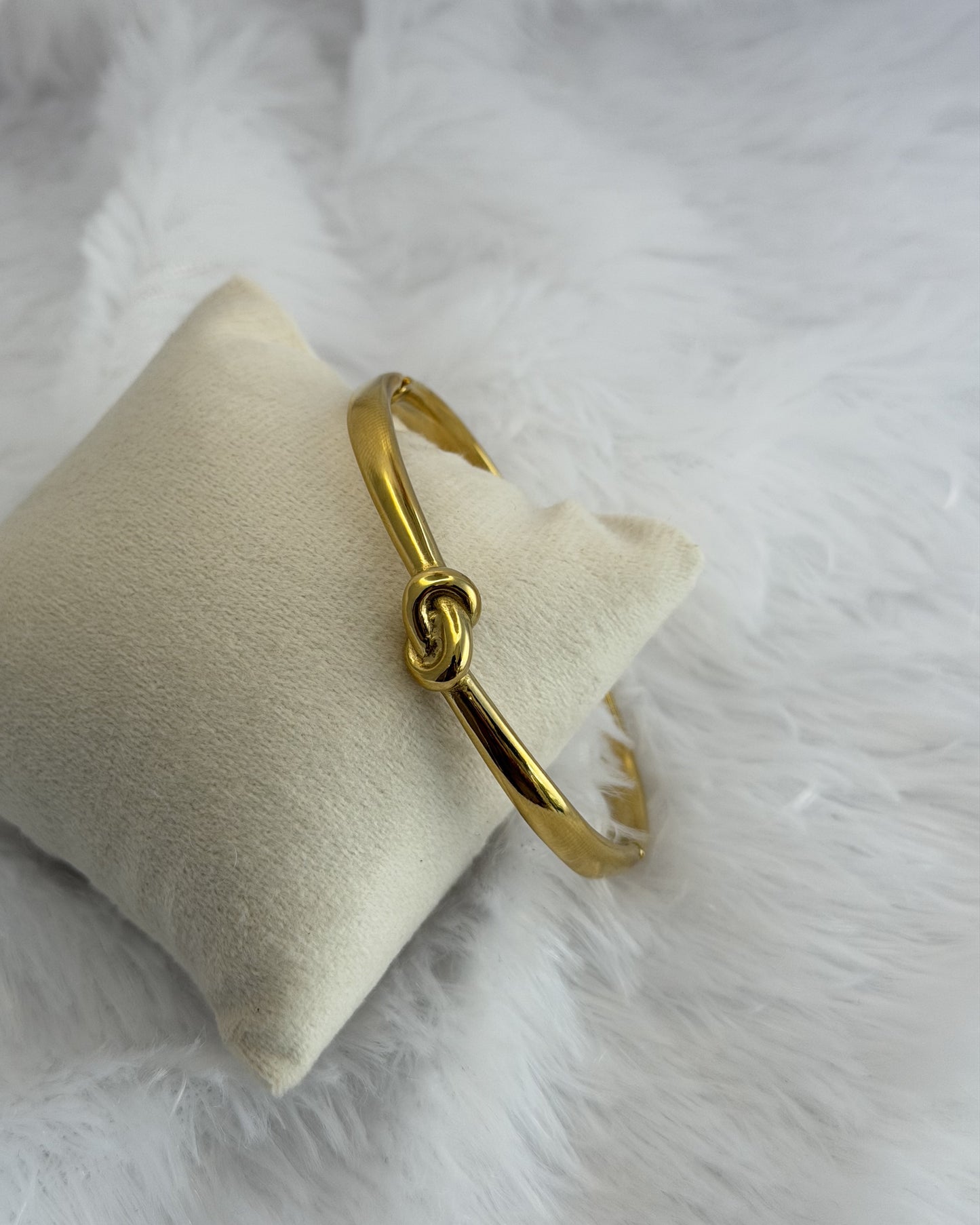 Plain Knot Bracelet