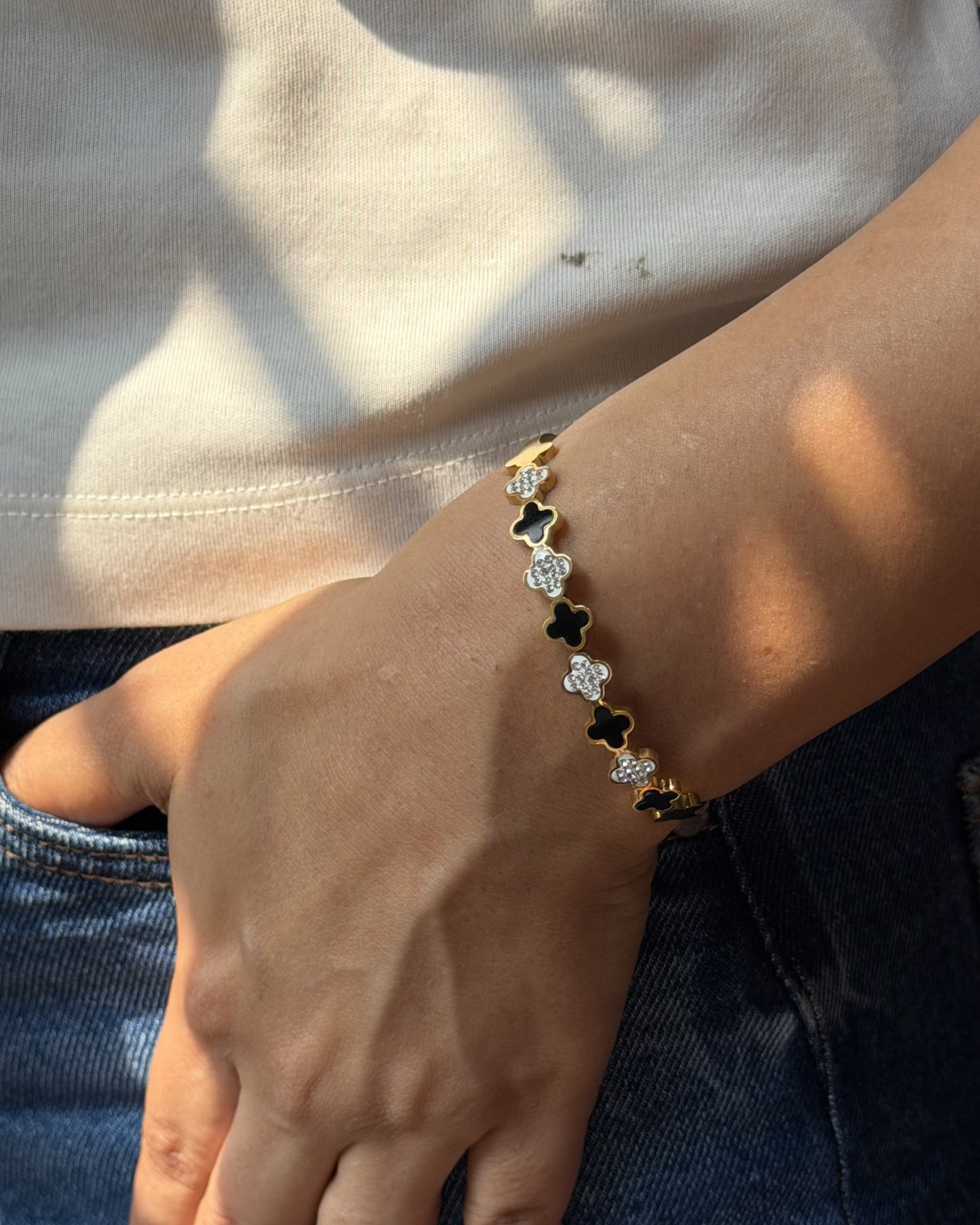 Clover studded Bracelet