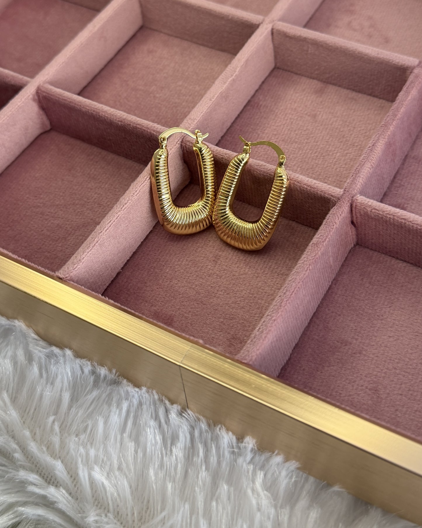 Sculpted U Hoops