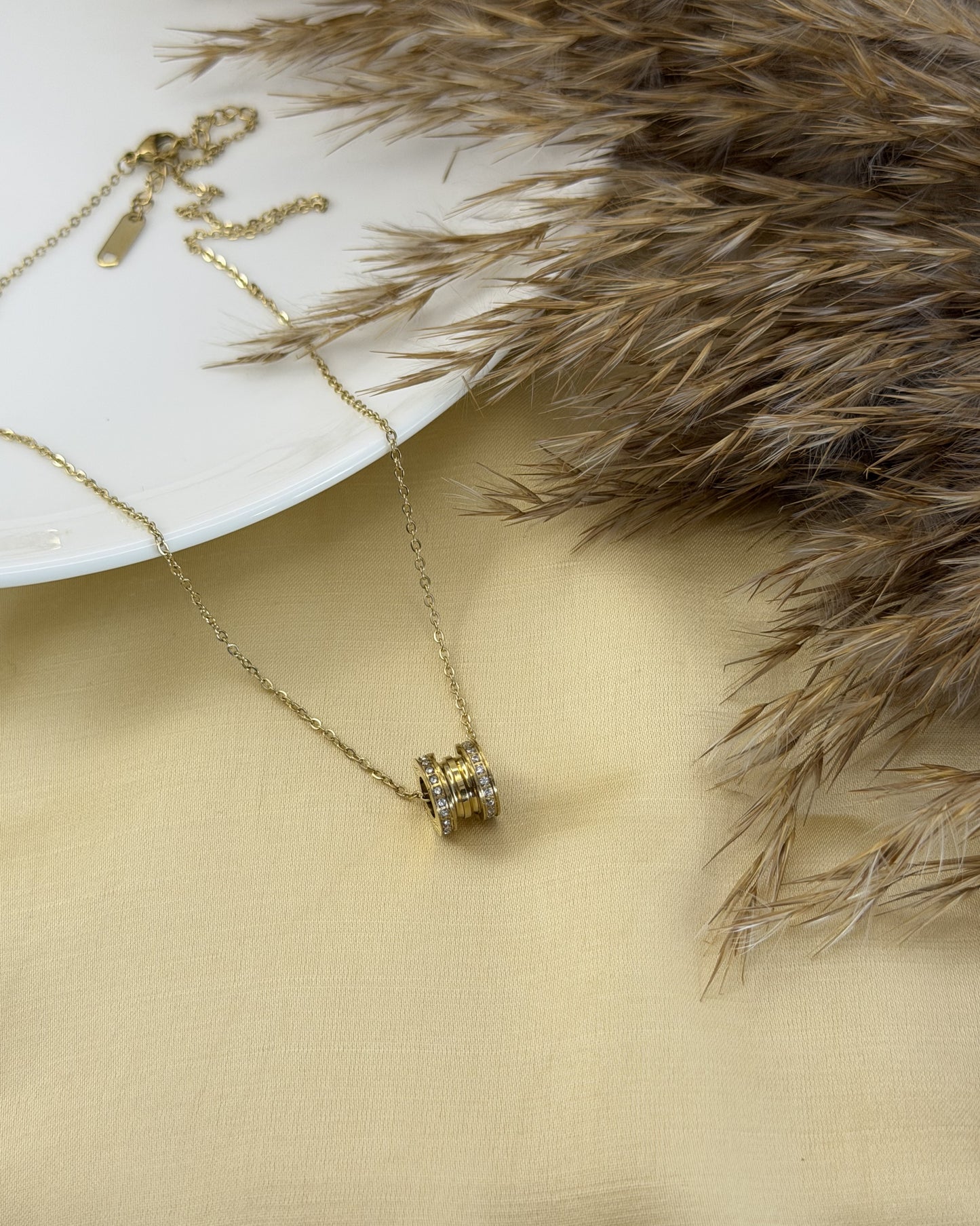Eterna Spark Necklace