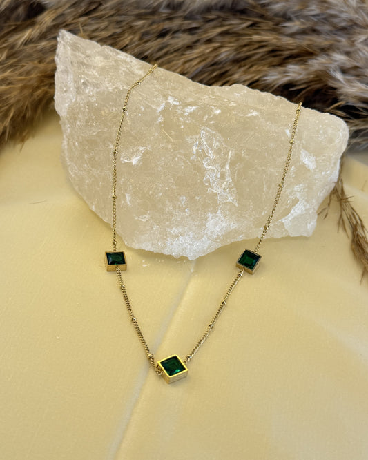 Émera Square Necklace
