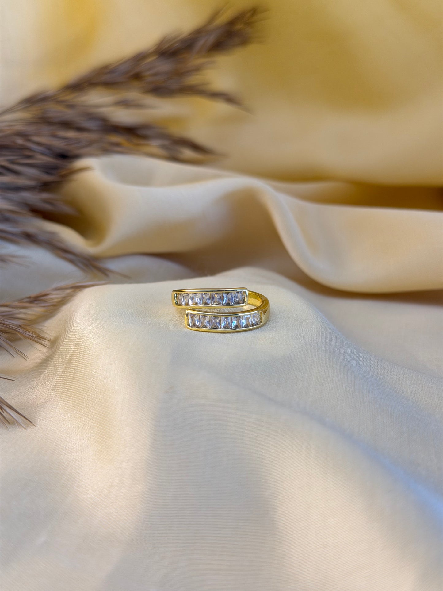 Lumi Wrap Ring (Size Adjustable)