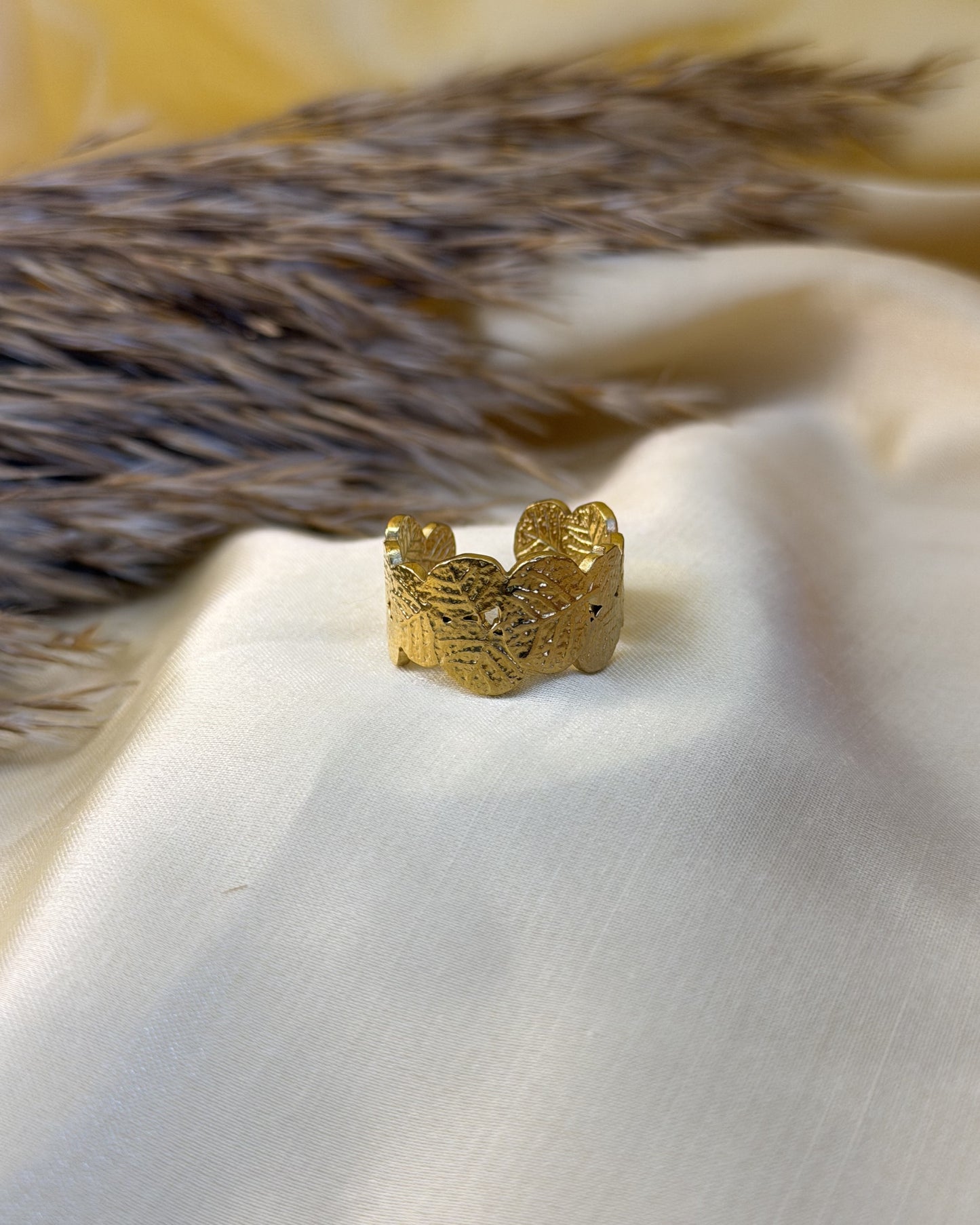Verdant Band Ring (Size Adjustable)