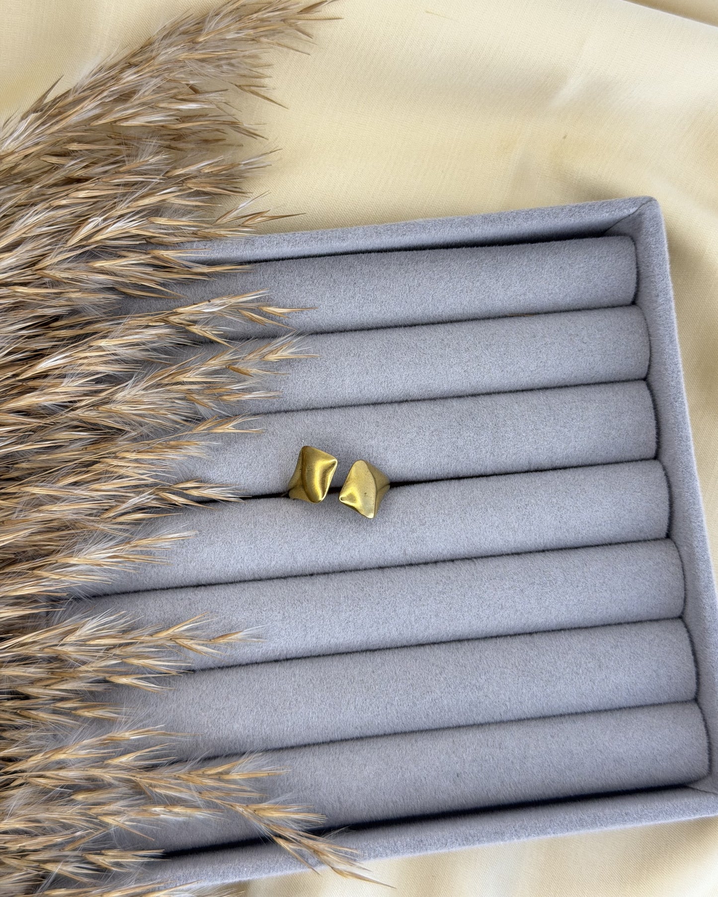 Golden Dune Ring (Size-6)