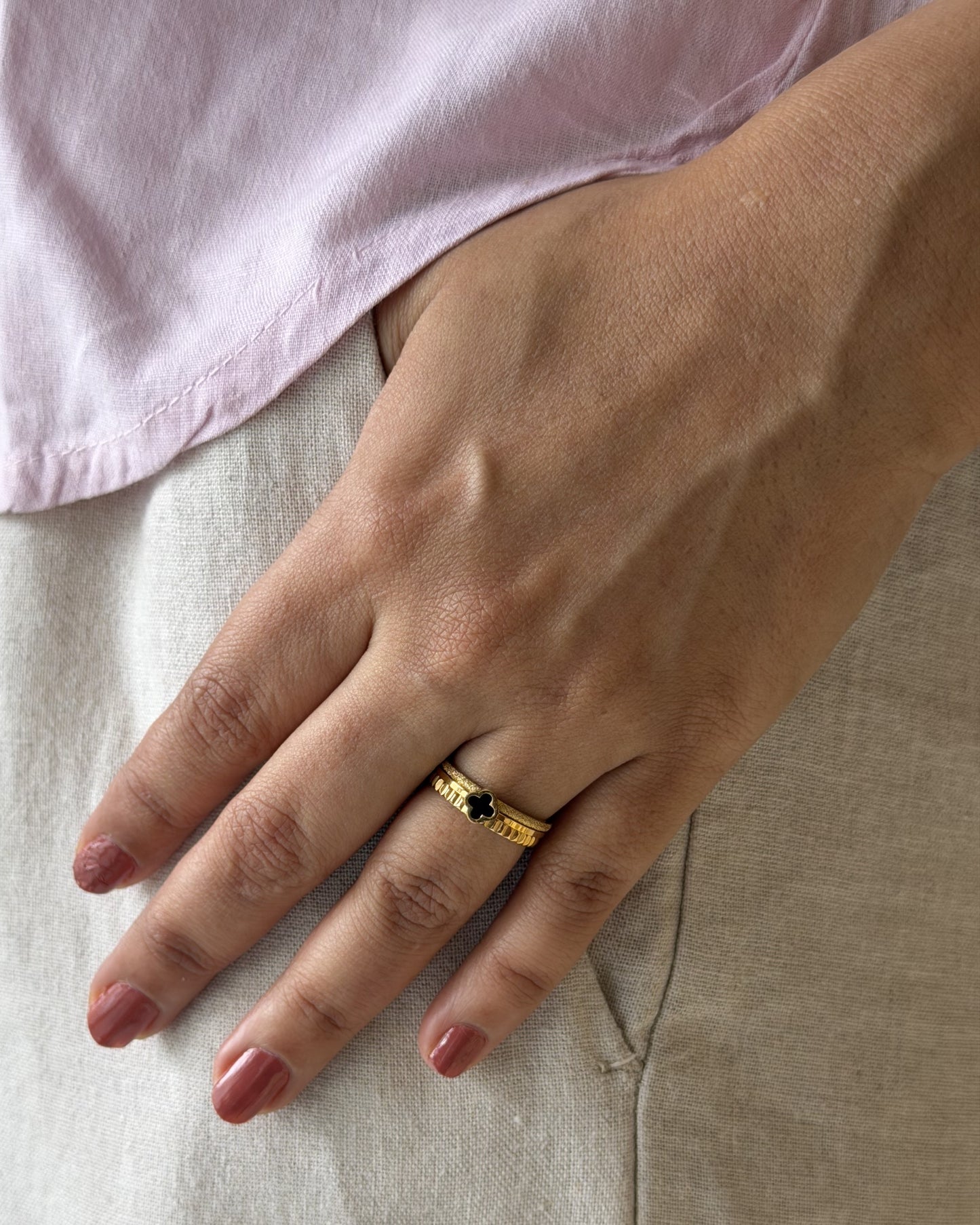 Noir Clover Stack Ring