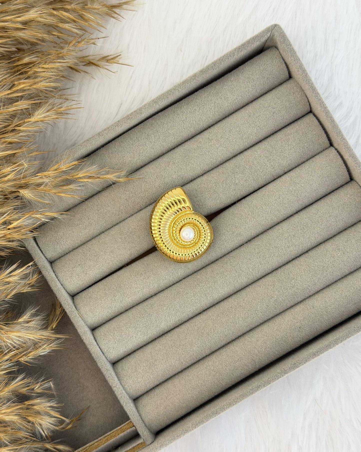 Luna Shell Ring (Size Adjustable)