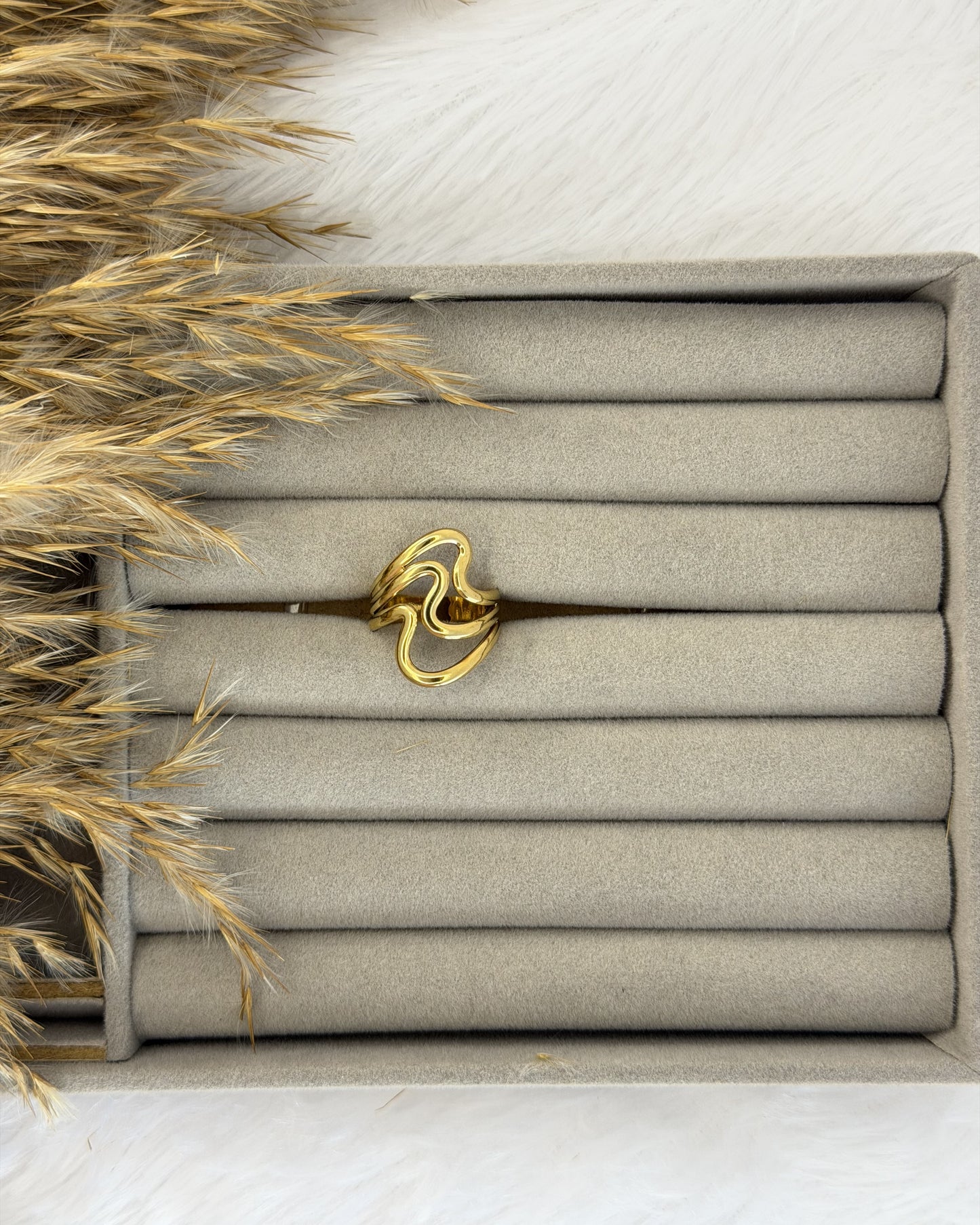 Sienna Wave Ring (Size Adjustable)
