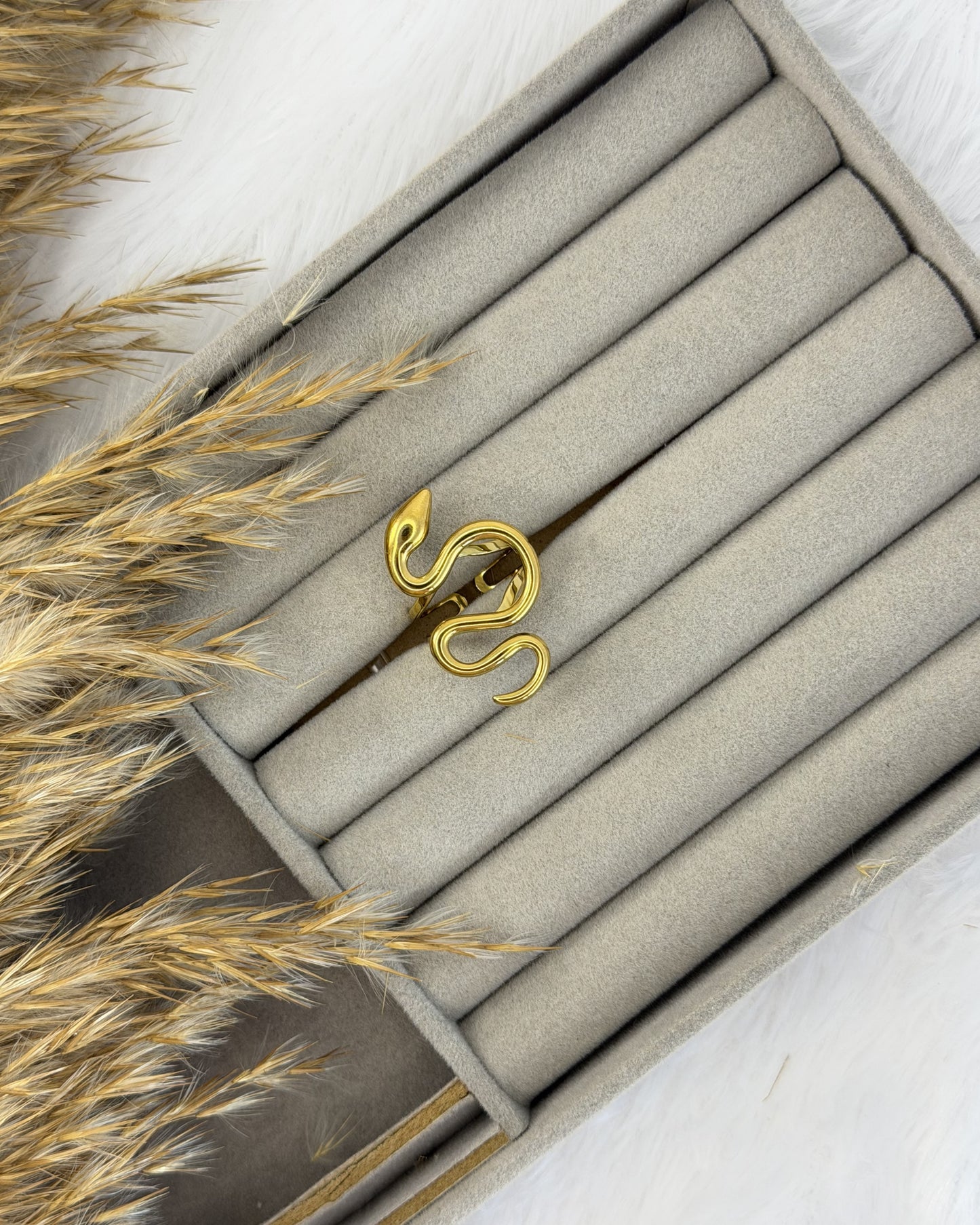 Serpentine Ring (Size Adjustable)