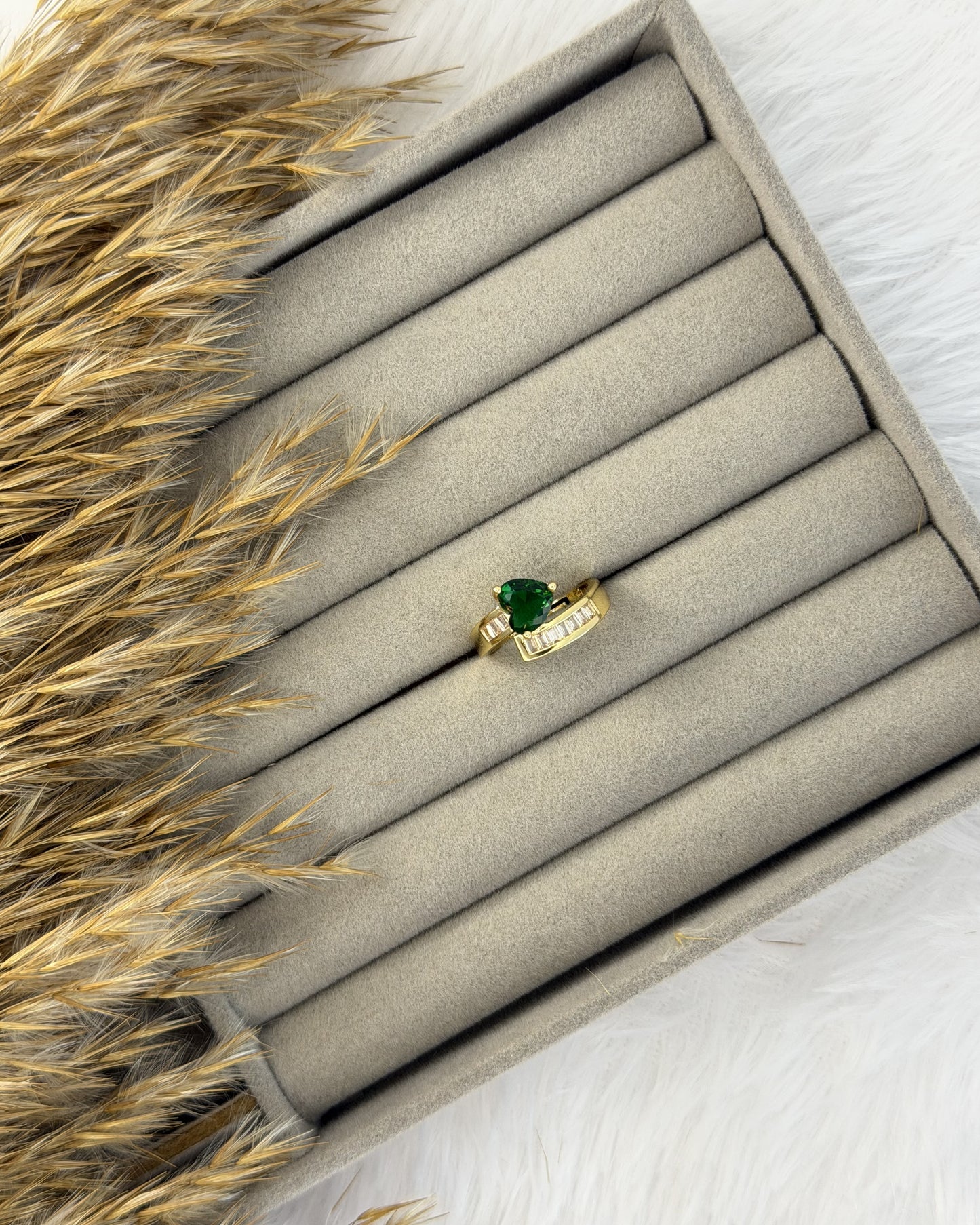Emerald Grace Ring (Size Adjustable)