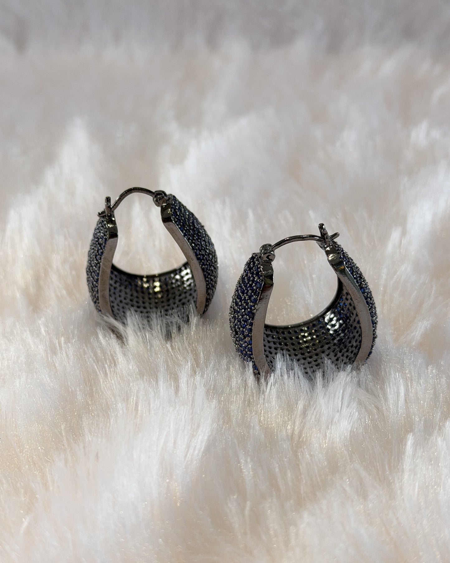 Royale Pavé Hoops