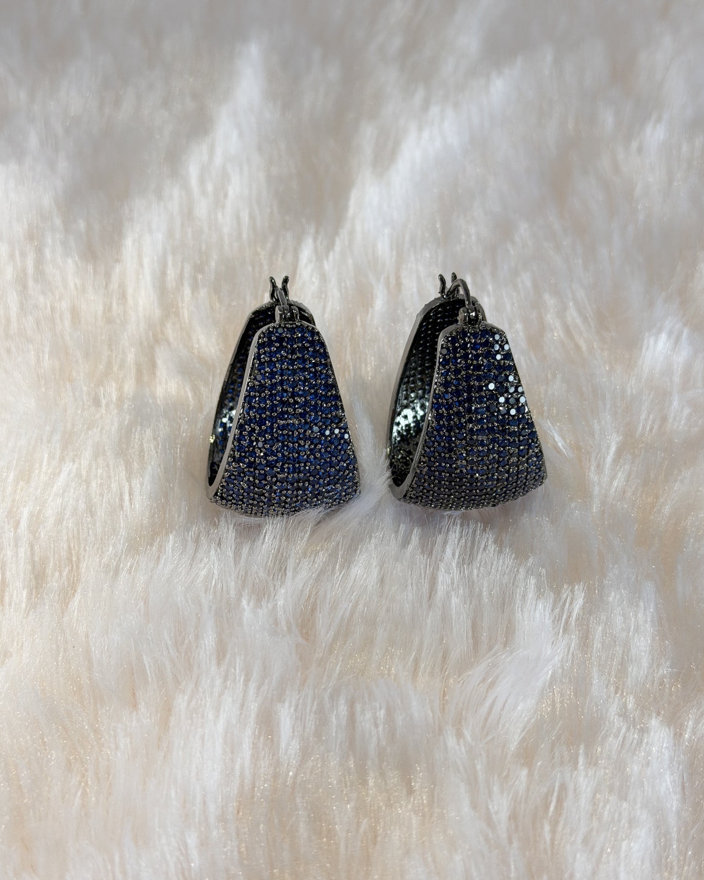 Royale Pavé Hoops