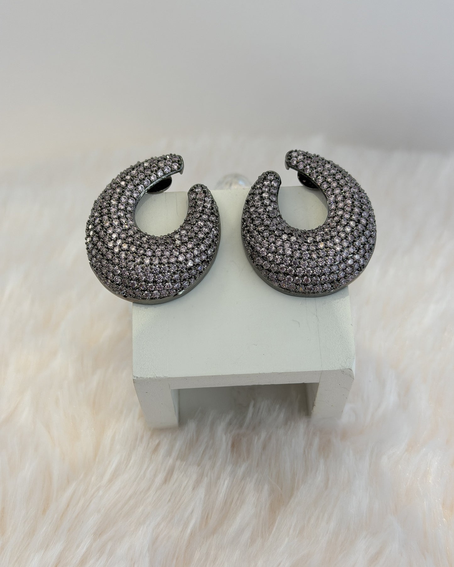 Luna Luxe Pavé Hoops