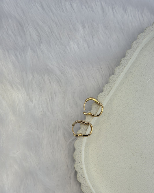 Wavy Mini Heart Hoops