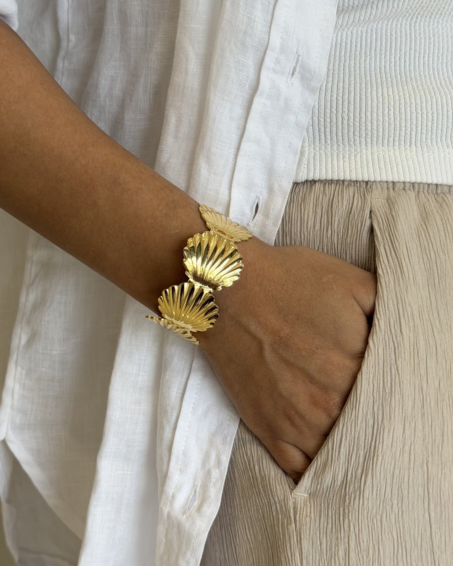 Oceana Shell Cuff