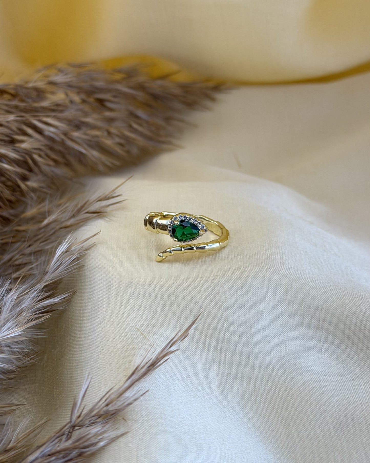 Emerald Seraphine Ring (Size-8)