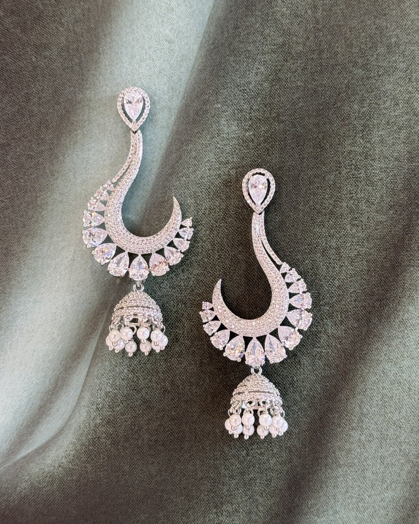 Aurora Curve Diamond Earrings