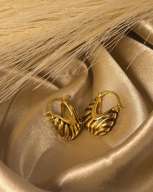 Golden Weave Huggies
