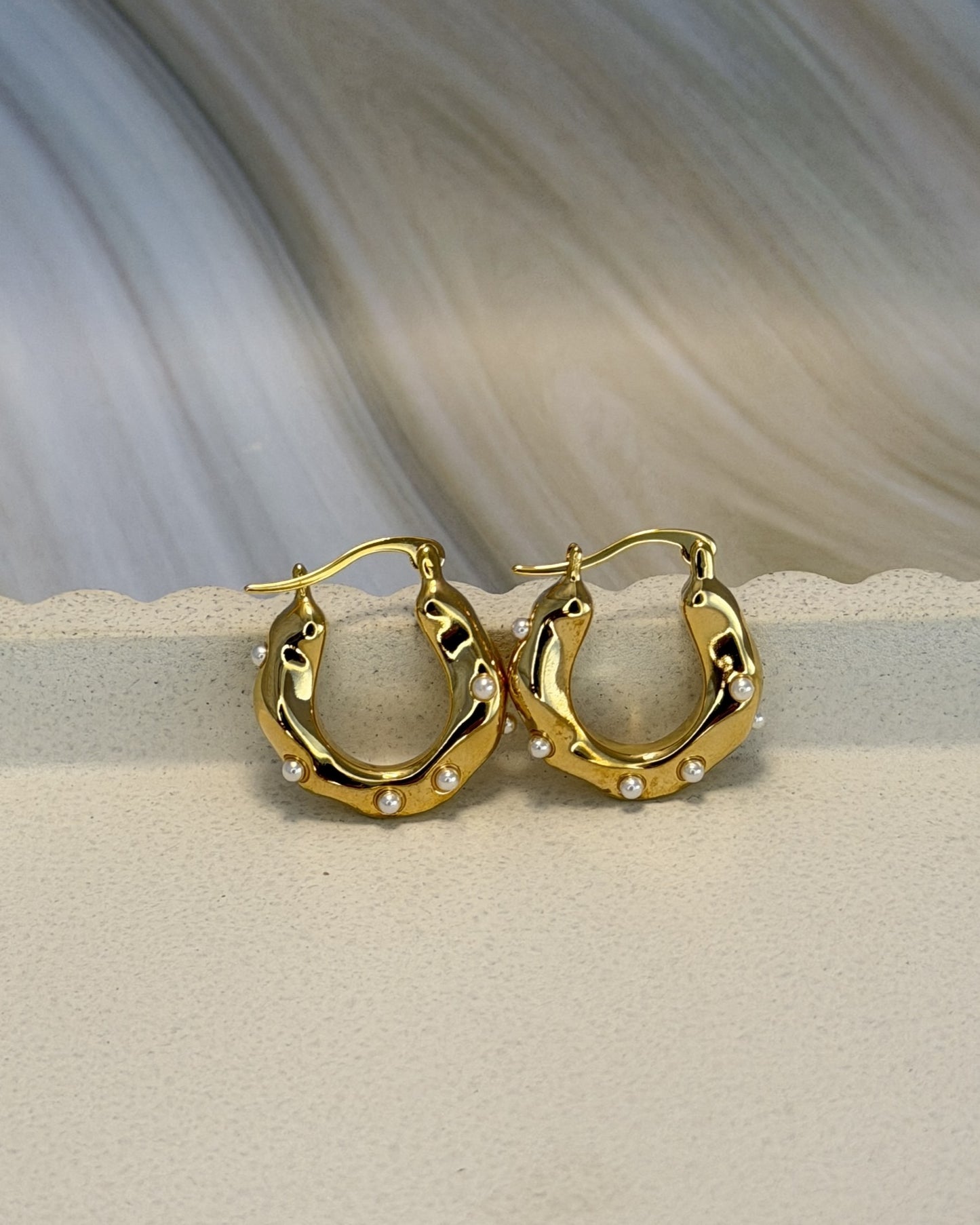 Pearl Muse Hoops